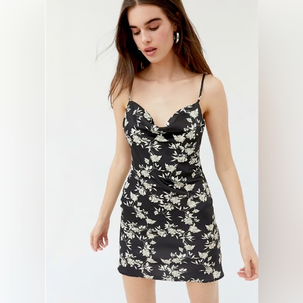 NWOT Urban Outfitters Mallory Dress - Small